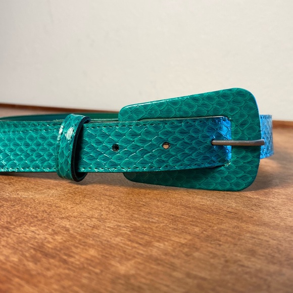 Vintage Green Leather Snakeskin Skinny Belt 1980s 1990s - Picture 2 of 11